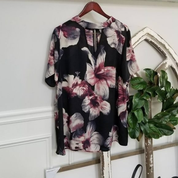 Janette Plus Flowing Black with Floral of Burgandy/Pink - Picture 6 of 7